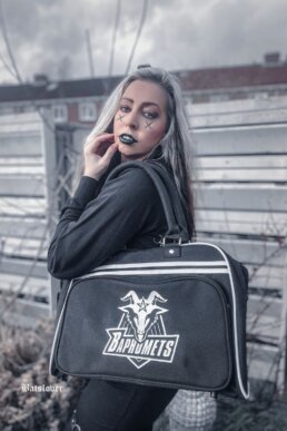 Bats Lover rocking librastyle black and white retro bag featuting a Baphomet team logo